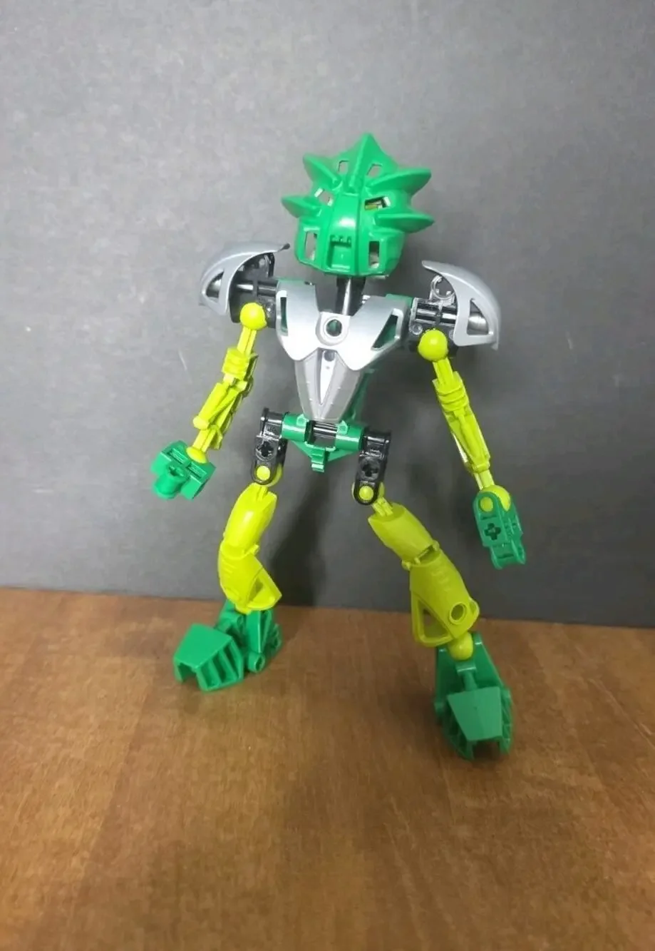 Lego 8567 Bionicle 2002 Lewa Nuva! Missing Parts.